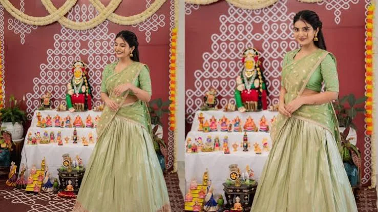 బతుకమ్మ వేడుకల్లో అనన్య నాగళ్ల.. సంప్రదాయ దుస్తుల్లో తెలుగమ్మాయి అందం చూశారా?
